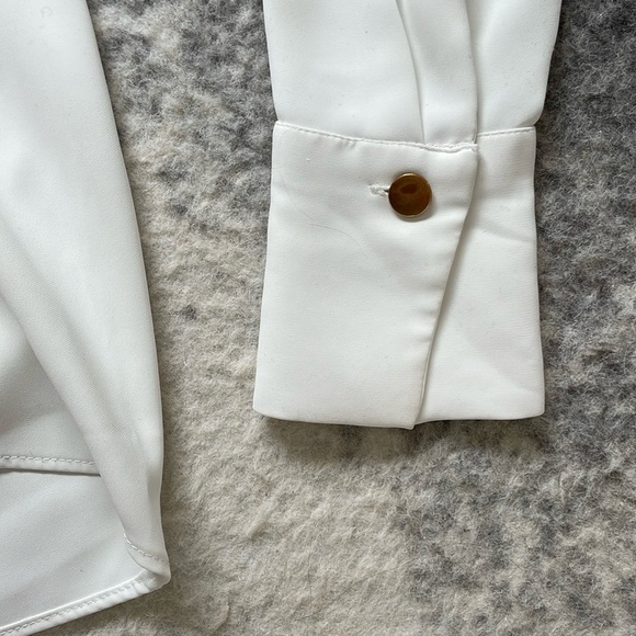 Zara V Neck Blouse - Picture 4 of 14